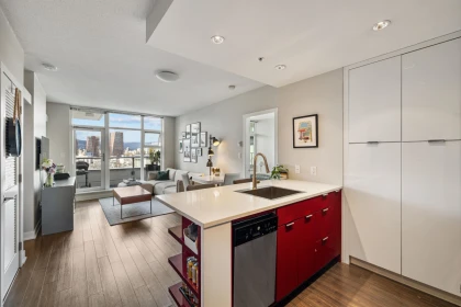 Kitchen Photo of 820 1777 W 7th Avenue, Vancouver, BC
