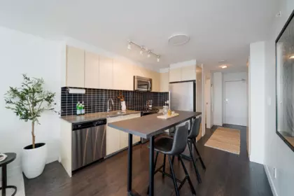 1703 1325 Rolston Street, Vancouver, BC, Vancouver — Apartment/Condo for sale