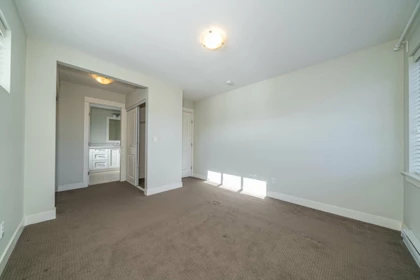 Basement Recreation Room Photo of 39 2469 164 Street, Surrey, BC