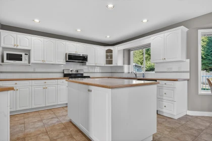 Breakfast Nook Photo of 1551 161b Street, Surrey, BC