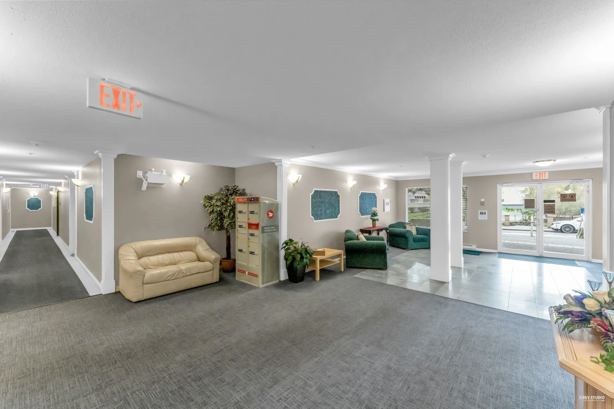 Family Room Photo of 404 20088 55a Avenue, Langley, BC