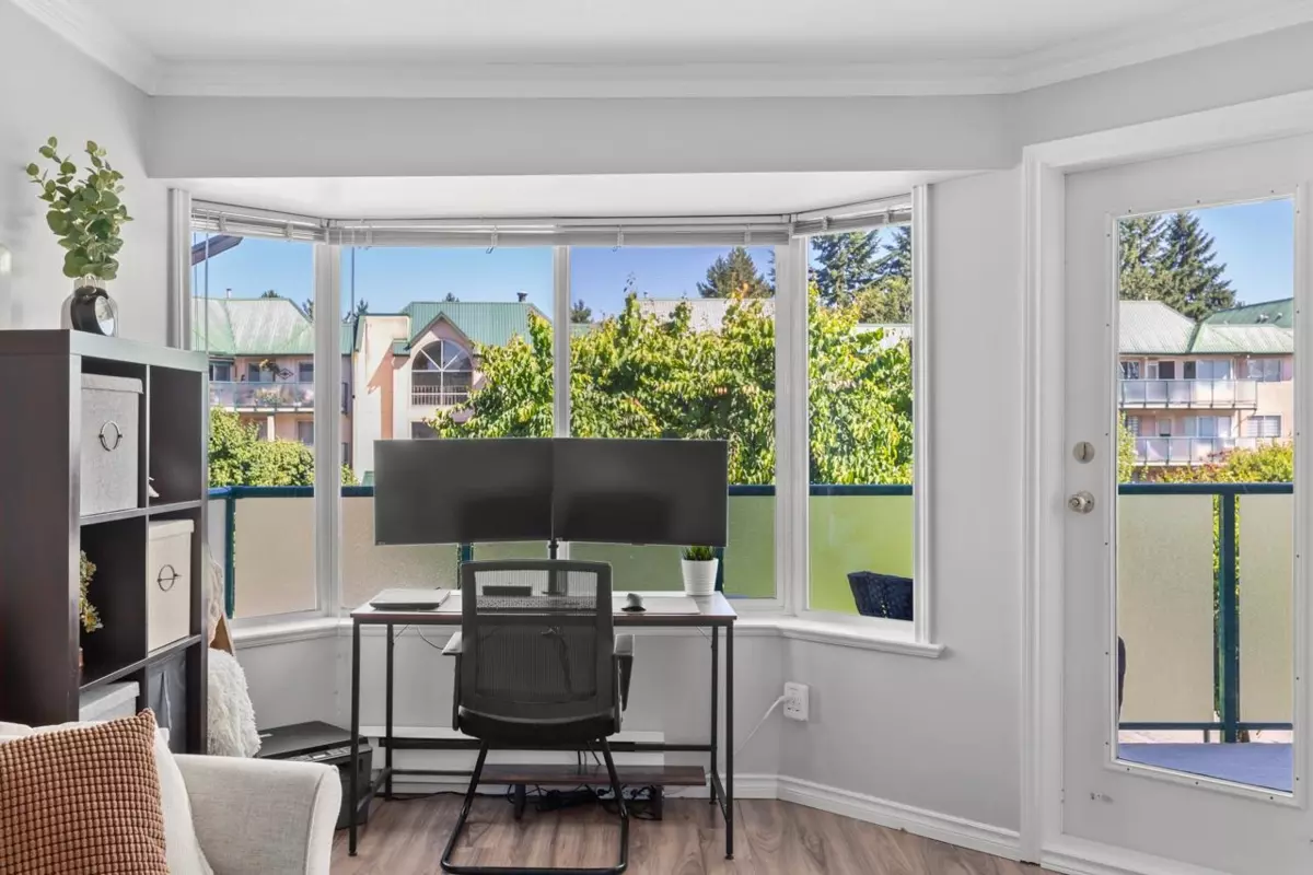 Dining Area Photo of 310 2958 Trethewey Street, Abbotsford, BC
