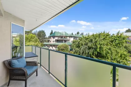 Hallway Photo of 310 2958 Trethewey Street, Abbotsford, BC