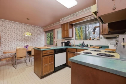 Kitchen Island Photo of 8285 Burnlake Drive, Burnaby, BC