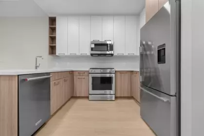 102 14022 North Bluff Road, White Rock, BC, White Rock — Apartment/Condo for sale