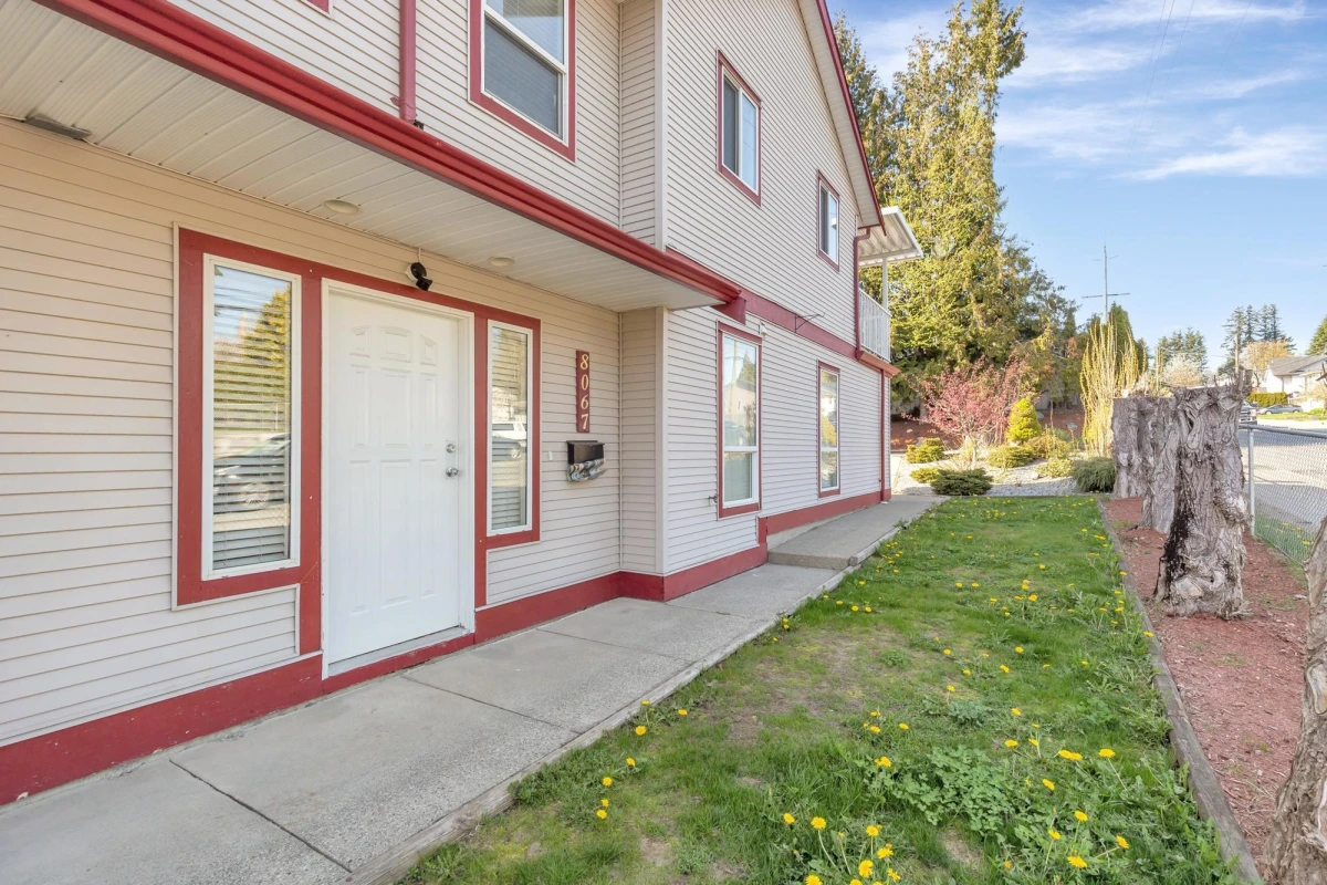 Living Room Photo of 8067 Cedar Street, Mission, BC