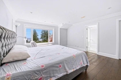 Entry Foyer Photo of 225 Tamarack Road, North Vancouver, BC