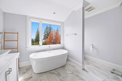 Hallway Photo of 225 Tamarack Road, North Vancouver, BC