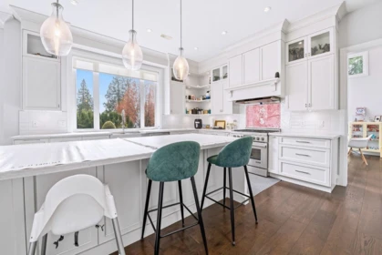 Kitchen Island Photo of 225 Tamarack Road, North Vancouver, BC
