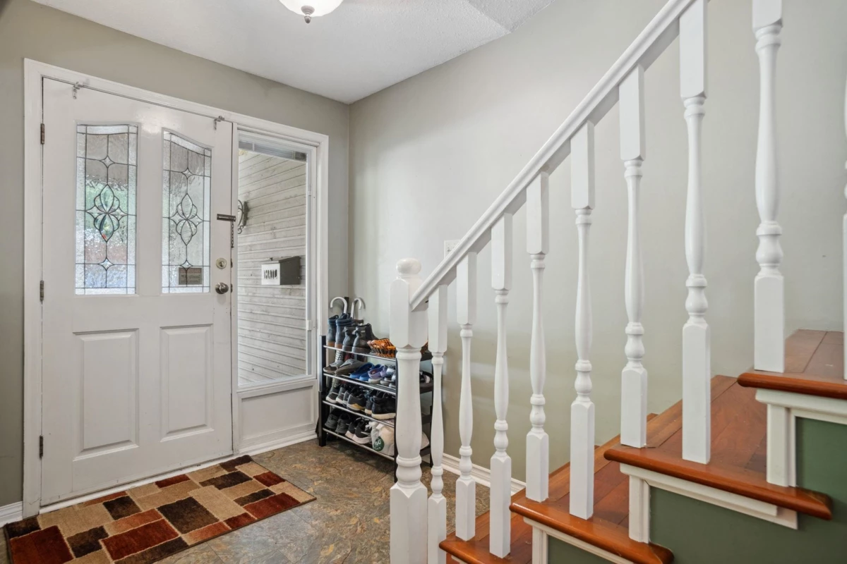 Living Room Photo of 8985 Watson Court, Delta, BC