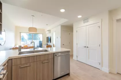 Kitchen Island Photo of 309 14022 North Bluff Road, White Rock, BC