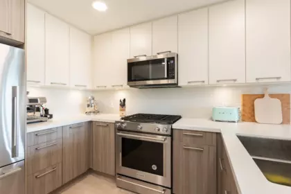 Kitchen Photo of 309 14022 North Bluff Road, White Rock, BC