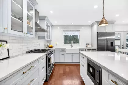 Kitchen Island Photo of 22707 Balabanian Circle, Maple Ridge, BC
