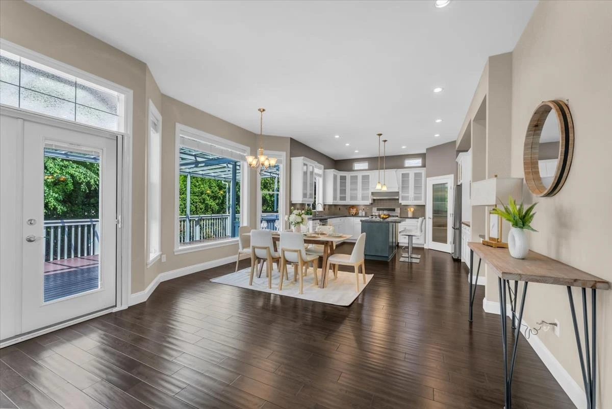 Living Room Photo of 16261 25 Avenue, Surrey, BC