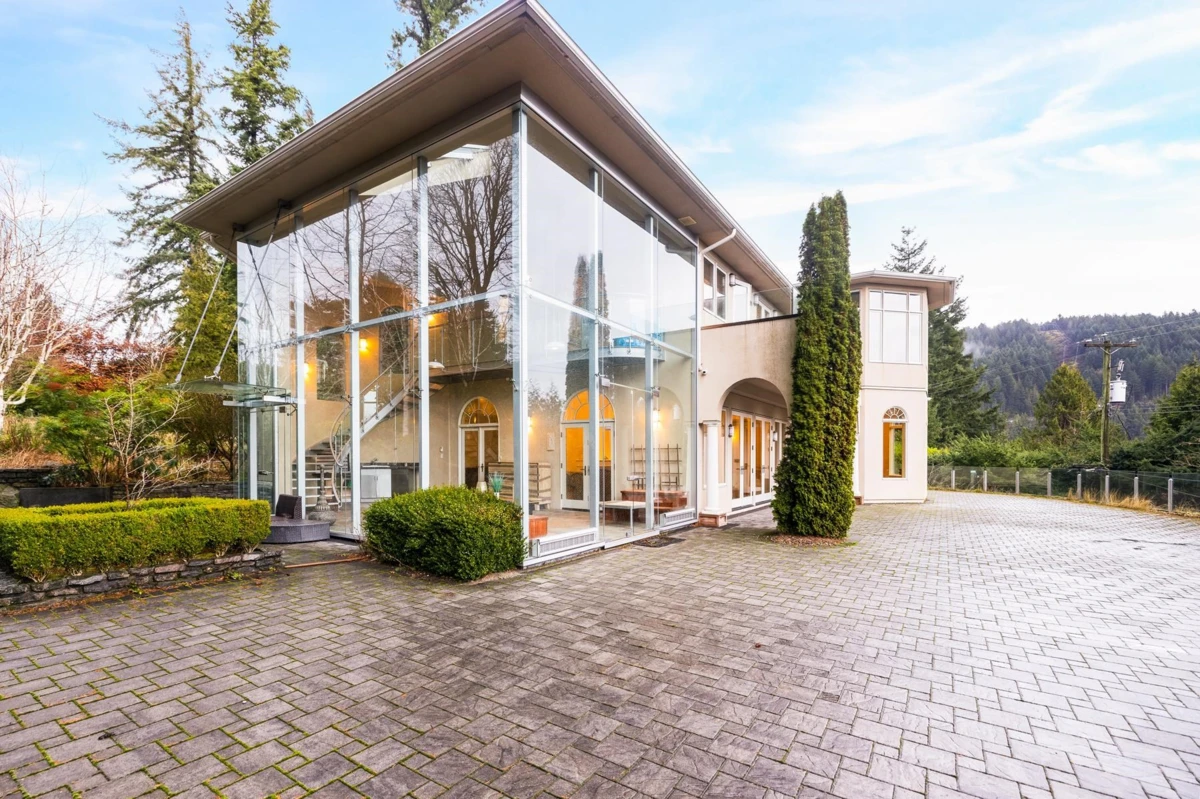 Exterior Rear Photo of 6220 Summit Avenue, West Vancouver, BC