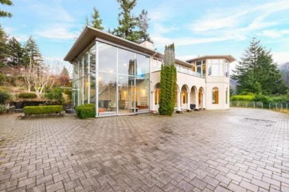 6220 Summit Avenue, West Vancouver, BC, West Vancouver — 6 bed single family residence for sale
