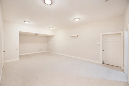 Hot Tub / Spa Photo of 6220 Summit Avenue, West Vancouver, BC