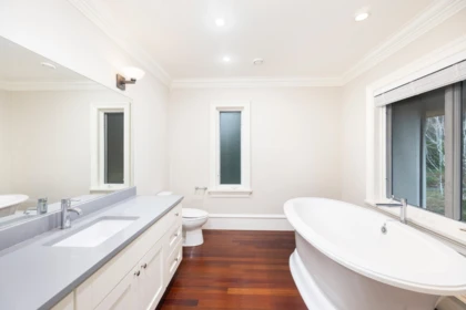 Laundry Room Photo of 6220 Summit Avenue, West Vancouver, BC