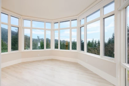 Powder Room Photo of 6220 Summit Avenue, West Vancouver, BC