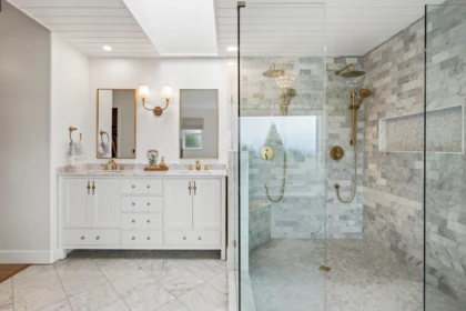 Hallway Photo of 2876 Woodsia Place, Coquitlam, BC