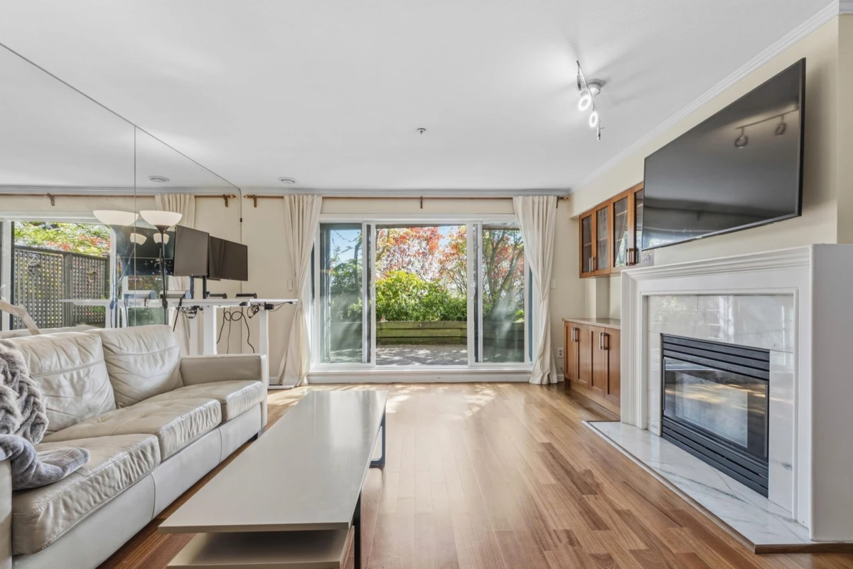 Dining Area Photo of 3 2150 SE Marine Drive, Vancouver, BC