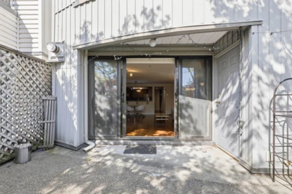 Entry Foyer Photo of 3 2150 SE Marine Drive, Vancouver, BC