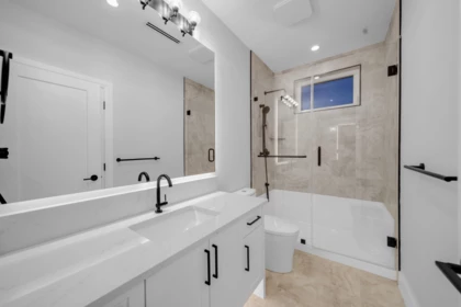 Basement Recreation Room Photo of 1 8408 17th Avenue, Burnaby, BC