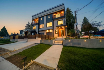 Hot Tub / Spa Photo of 1 8408 17th Avenue, Burnaby, BC