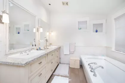 Mudroom Photo of 1232 Harris Avenue, North Vancouver, BC