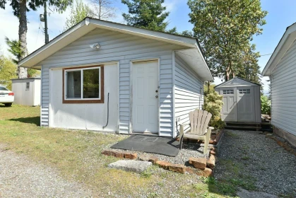 Garden / Landscaping Photo of 6217 Bligh Road, Sechelt, BC