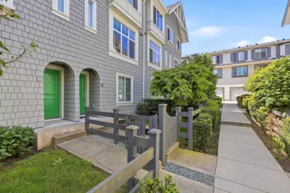 19 8168 136a Street, Surrey, BC, Surrey — Townhouse for sale