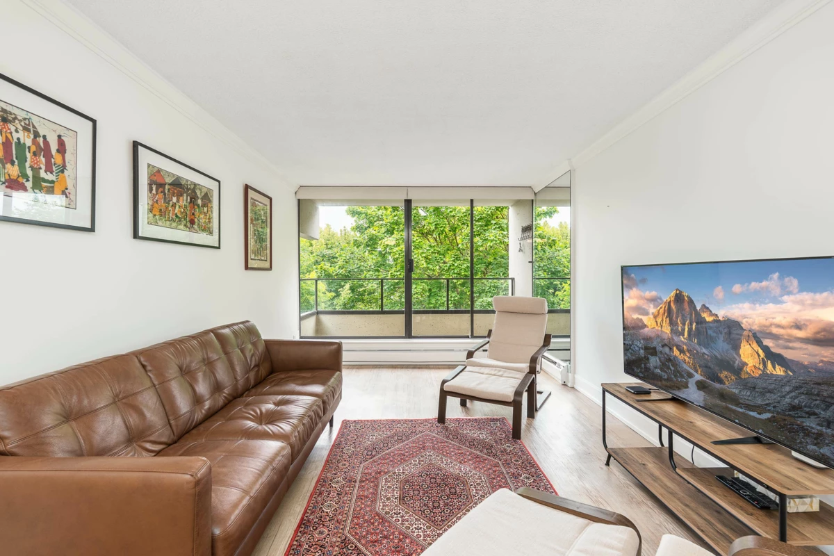 Living Room Photo of 201 1995 Beach Avenue, Vancouver, BC