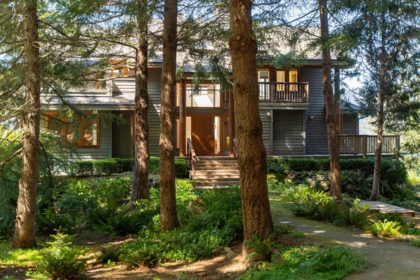 Garden / Landscaping Photo of 520 Smugglers Cove Road, Bowen Island, BC