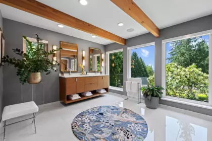 Entry Foyer Photo of 6184 Eastmont Drive, West Vancouver, BC