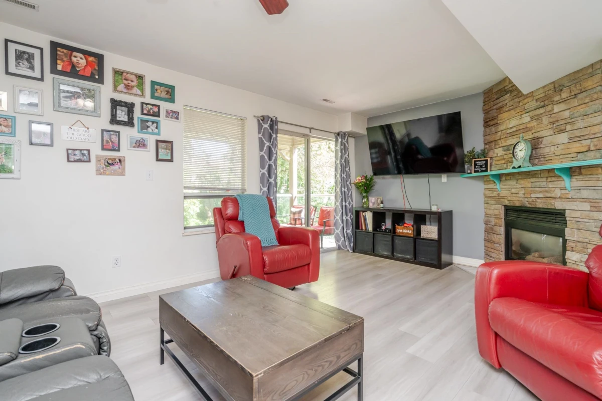 Dining Area Photo of 20 32311 Mcrae Street, Mission, BC