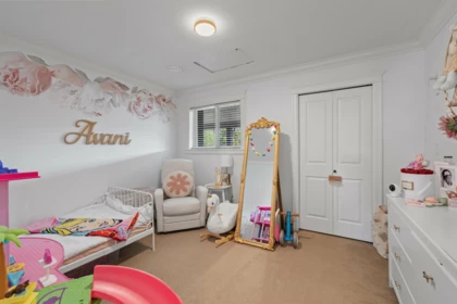 Hallway Photo of 16466 87a Avenue, Surrey, BC
