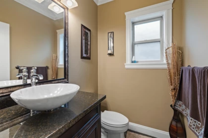 Primary Bathroom Photo of 16466 87a Avenue, Surrey, BC