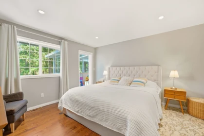 Hallway Photo of 4063 Shone Road, North Vancouver, BC