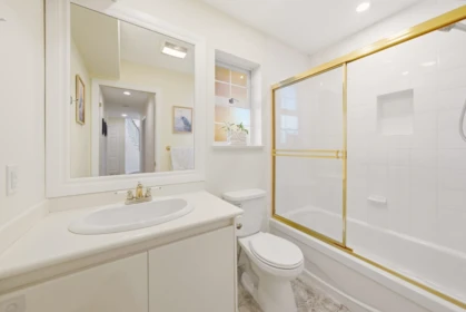 Mudroom Photo of 4063 Shone Road, North Vancouver, BC