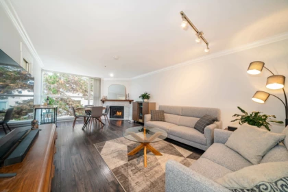 7700 Gilbert Road, Richmond, BC, Richmond — Apartment/Condo for sale