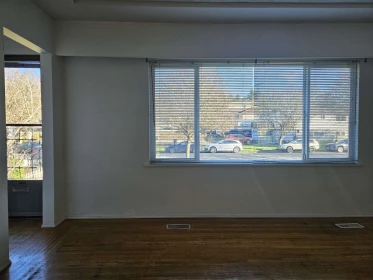 Breakfast Nook Photo of 543 Rupert Street, Vancouver, BC