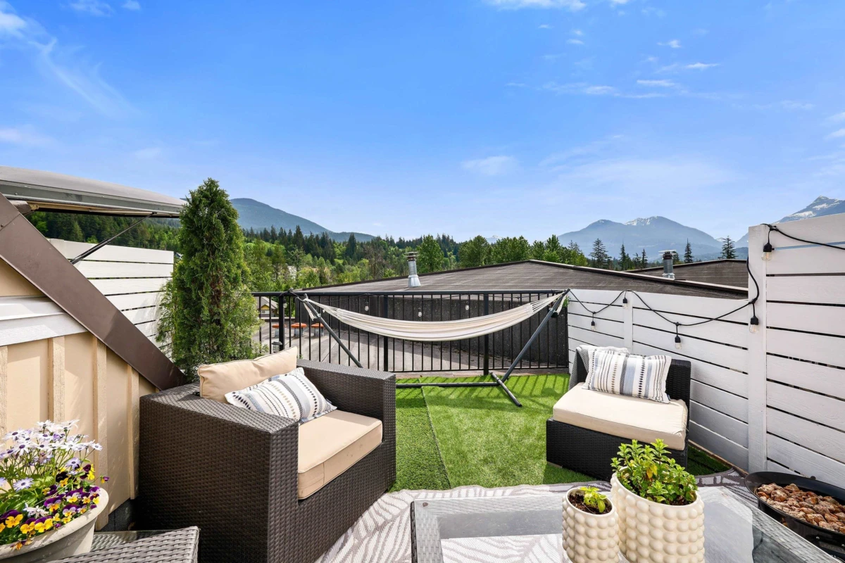 Living Room Photo of 310 41105 Tantalus Road, Squamish, BC
