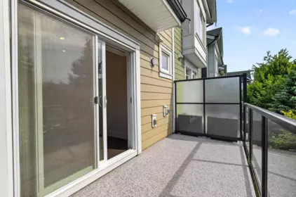 Entry Foyer Photo of 34 21150 76a Avenue, Langley, BC