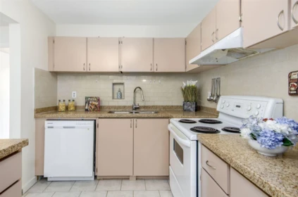 Kitchen Photo of 123 8700 Ackroyd Road, Richmond, BC