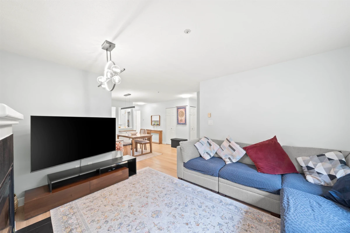 Living Room Photo of 103 20189 54 Avenue, Langley, BC