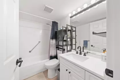 Walk-In Closet Photo of 103 20189 54 Avenue, Langley, BC