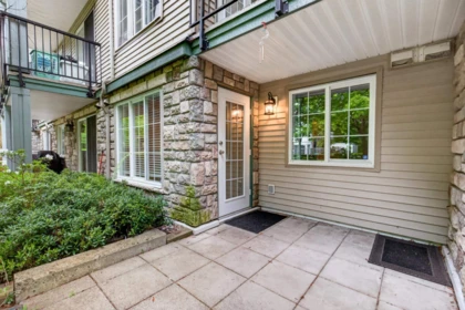 Entry Foyer Photo of 105 14859 100 Avenue, Surrey, BC