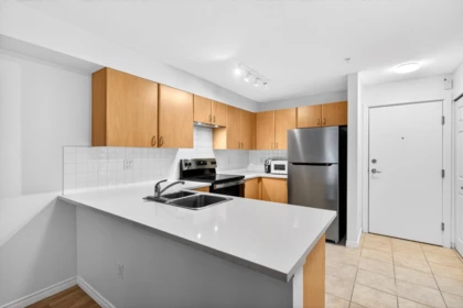 Guest Bathroom Photo of 105 14859 100 Avenue, Surrey, BC