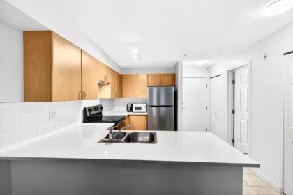 Powder Room Photo of 105 14859 100 Avenue, Surrey, BC