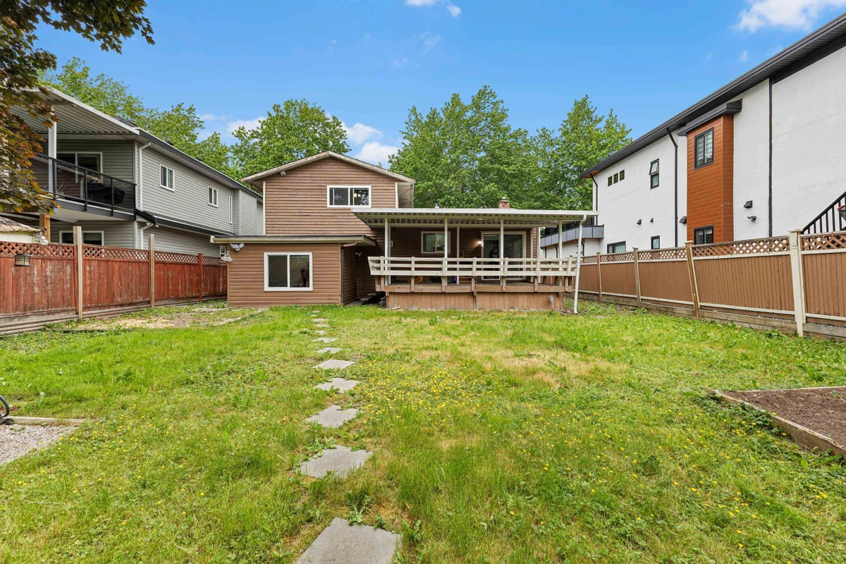 Family Room Photo of 14518 85a Avenue, Surrey, BC